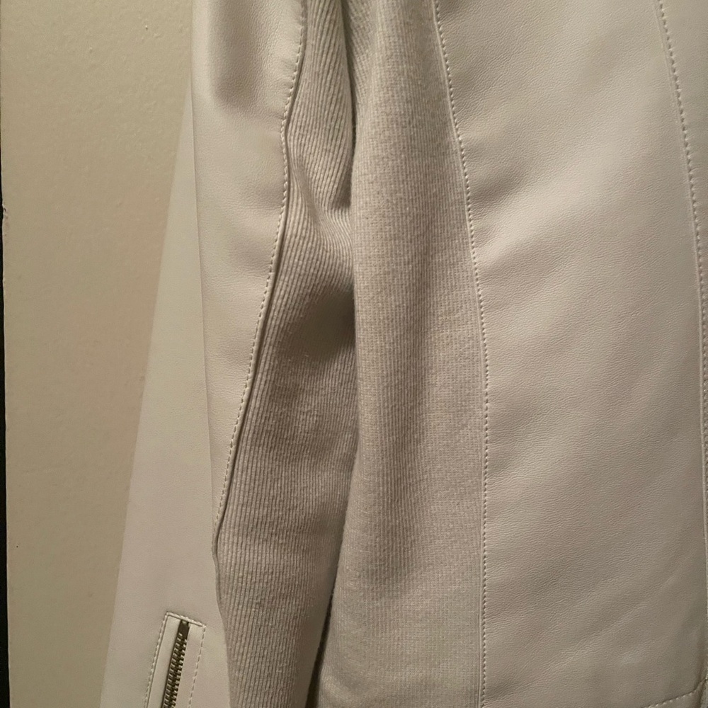 White Faux Leather Jacket with Floral Embroidery EUC - Picture 10 of 16